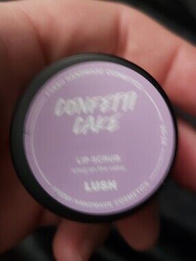 Lush Confetti Cake Lip Scrub New